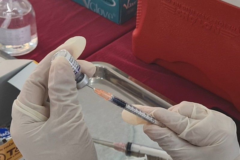 59.000 học sinh Bình Dương đồng loạt được tiêm vaccine - ảnh 7