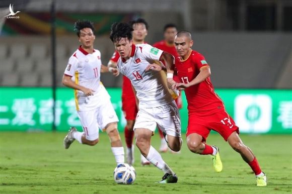 Thủng lưới phút bù giờ, tuyển Việt Nam thua 2-3 trước Trung Quốc