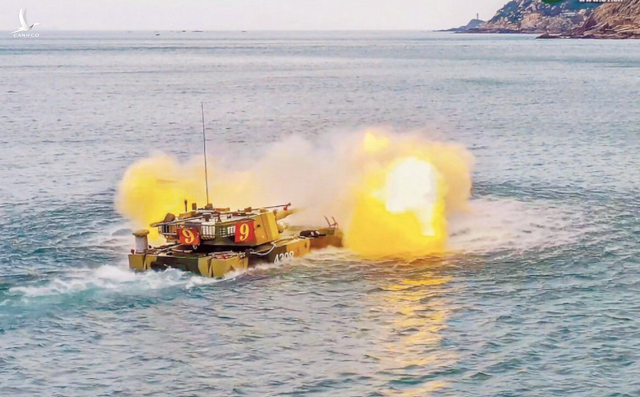 Thị uy với đối thủ, Trung Quốc tập trận bắn đạn thật trên biển Hoa Đông