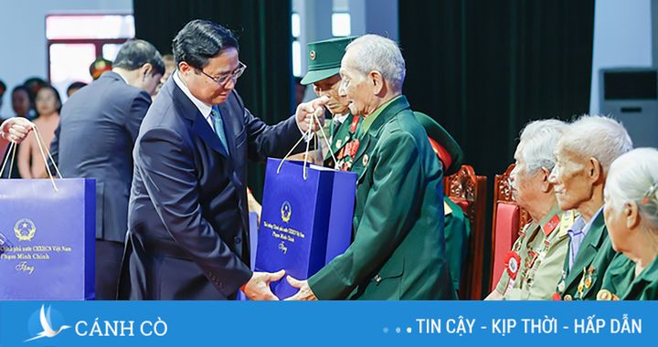 Thủ tướng Phạm Minh Chính gặp mặt chiến sỹ Điện Biên Phủ và gia đình chính sách