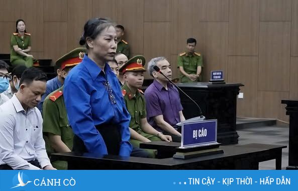 Cựu bí thư Tỉnh ủy Vĩnh Phúc Hoàng Thị Thúy Lan và các bị cáo vụ án Phúc Sơn đến tòa