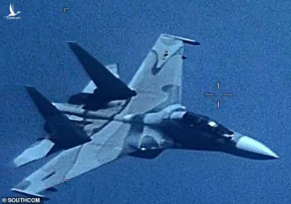 Su-30MK2 Venezuela dằn mặt máy bay Mỹ tiến gần biên giới: Nga hành động vô trách nhiệm? - Ảnh 1.
