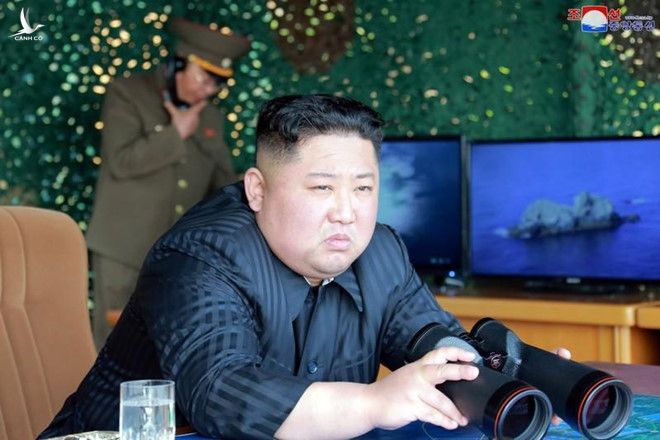 Lãnh đạo Triều Tiên Kim Jong Un đã theo dõi vụ phóng thử tên lửa hôm 25/7.   