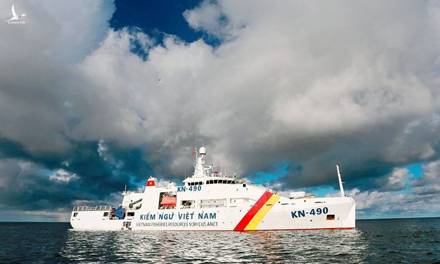 Tàu Kiểm ngư Việt Nam đang thực thi nhiệm vụ bảo vệ lãnh thổ Quốc gia trên biển.