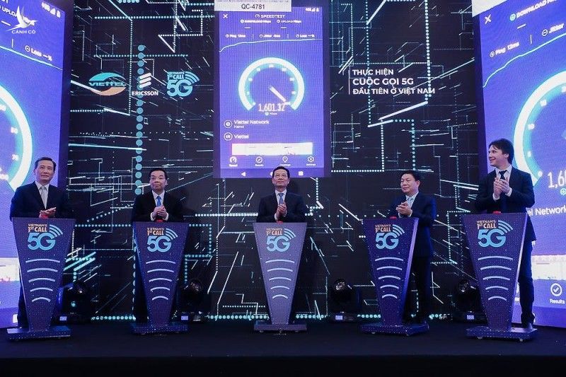 ện có 3 tập đoàn lớn đang bắt tay nhau làm hạ tầng 5G “made in Vietnam”, đó là Viettel, Vingroup và FPT.