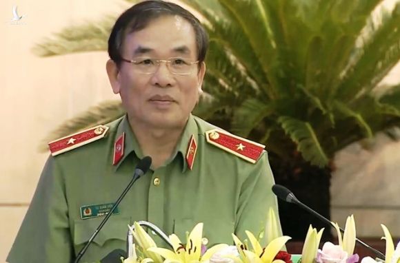 Giám đốc Công an TP.Đà Nẵng, thiếu tướng Vũ Xuân Viên đăng đàn trả lời về tội phạm Trung Quốc trốn nã /// ẢNH: HOÀNG SƠN