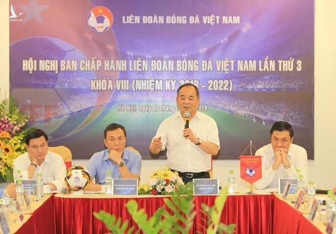 Chủ tịch Lê Khánh Hải chủ trì họp ban chấp hành VFF 