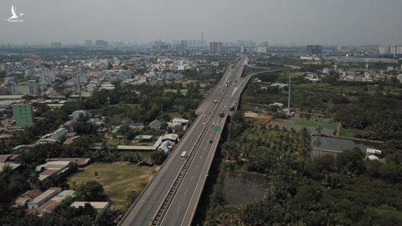 Nhà đầu tư ngoại, chủ yếu là Trung Quốc, chiếm hơn một nửa trong tham gia sơ tuyển các dự án cao tốc Bắc - Nam  /// Ảnh: Độc Lập