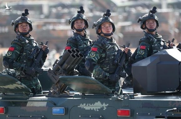 'Quân đội Trung Quốc bị các cường quốc quân sự bỏ xa'