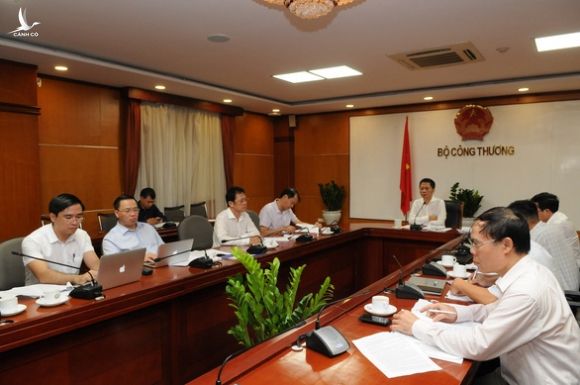 Bộ Công thương tính tăng nhập điện từ Lào và Trung Quốc - Ảnh 1.