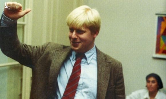 9 ‘sac thai’ Boris Johnson: Hanh trinh tu cau be bi bat nat tro thanh Thu tuong Anh hinh anh 4