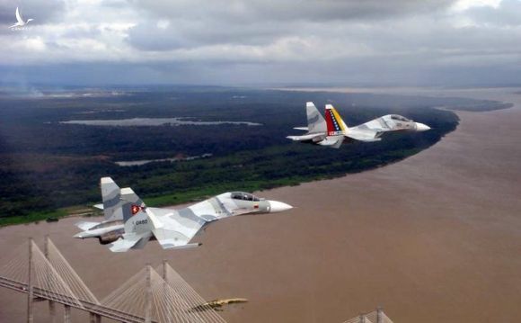 Su-30MK2 Venezuela 'dằn mặt' máy bay Mỹ tiến gần biên giới: Nga hành động vô trách nhiệm?