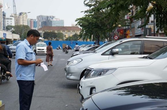 Thu phí ô tô vào trung tâm gây ùn tắc, làm lợi cho nhà cung cấp dịch vụ