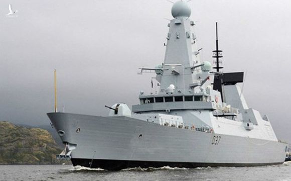 Căng thẳng với Iran, chiến hạm thứ hai của Anh tới vịnh Péc-xích "khủng" cỡ nào?