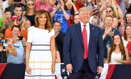 Tổng thống Trump và đệ nhất phu nhân Melania trước buổi lễ. Ảnh: AFP.
