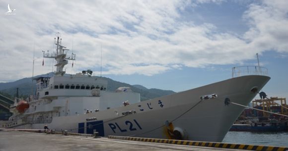 Tàu huấn luyện Kojima đưa 87 thủy thủ, học viên cập cảng Tiên Sa thăm hữu nghị Đà Nẵng /// Ảnh: Nguyễn Tú