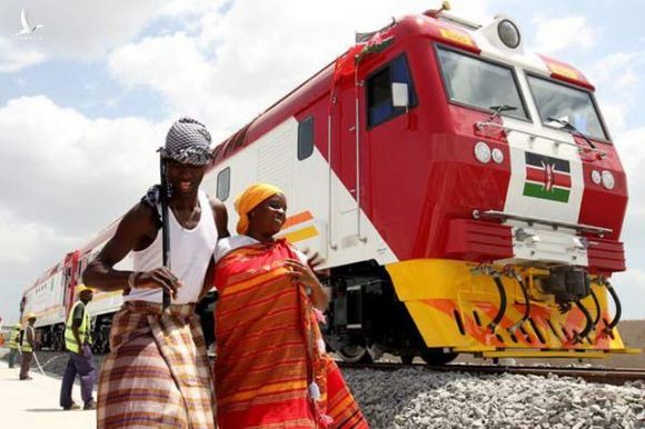 Quốc gia châu Phi “dở khóc dở cười” vì dự án đường sắt của Trung Quốc - 2