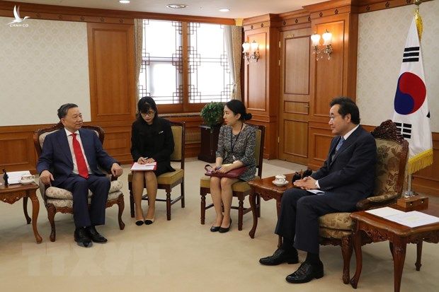 Thủ tướng Hàn Quốc Lee Nak-yon trực tiếp gặp Bộ trưởng Tô Lâm, bày tỏ lấy làm tiếc, xin lỗi về vụ một phụ nữ Việt Nam bị người chồng Hàn Quốc bạo hành, cam kết các lực lượng chức năng Hàn Quốc sẽ điều tra đến cùng vụ việc.