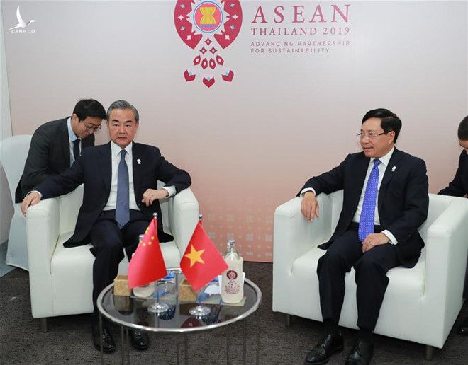 Phó thủ tướng Phạm Bình Minh nêu rõ các vấn đề trên Biển Đông với ông Vương Nghị 