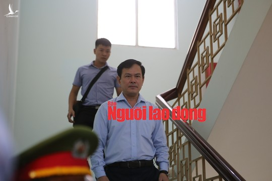 Ông Nguyễn Hữu Linh sau phiên xử ngày 25-6