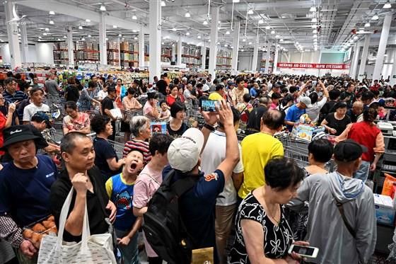 Ngay khai truong 'dien ro' cua sieu thi Costco tai Trung Quoc hinh anh 1 