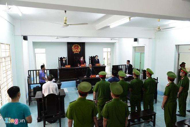 Nguyễn Hữu Linh choáng váng sau khi tòa tuyên án 