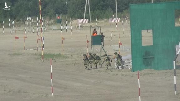 Doi Cong binh Viet Nam thang Kyrgyzstan, vao chung ket Army Games hinh anh 4 