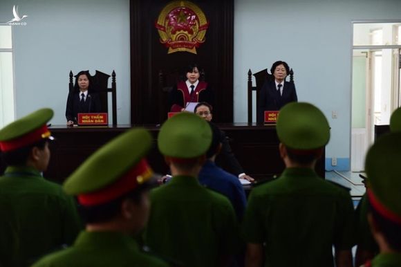 Tòa tuyên ông Nguyễn Hữu Linh 1 năm 6 tháng tù - Ảnh 2.