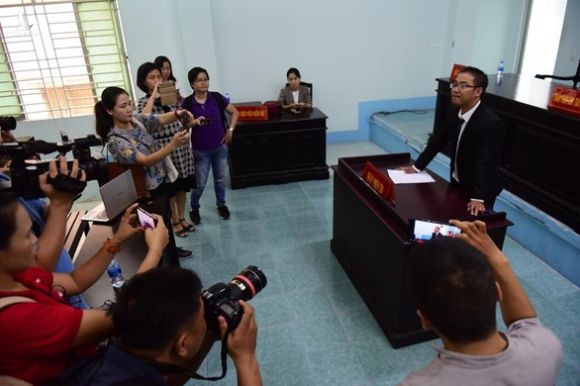 Tòa tuyên ông Nguyễn Hữu Linh 1 năm 6 tháng tù - Ảnh 3.