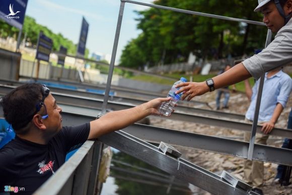 Nguoi Ha Noi ngo ngang khi chuyen gia Nhat Ban tam tren song To Lich hinh anh 6 