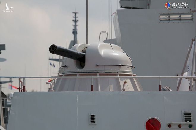 Có nhiệm vụ tương tự như Palma-SU và được bố trí ở đuôi tàu là hai tổ hợp pháo phòng không cao tốc AK-630M – có tốc độ bắn 5.000 phát/phút với tầm đánh chặn hiệu quả là 5.000m. Ảnh: haohanfwa.com