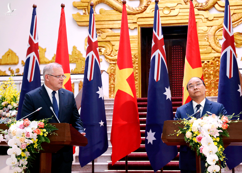 Thủ tướng Australia Scott Morrison và Thủ tướng Nguyễn Xuân Phúc họp báo ở Hà Nội hôm 22/8/2019 AP
