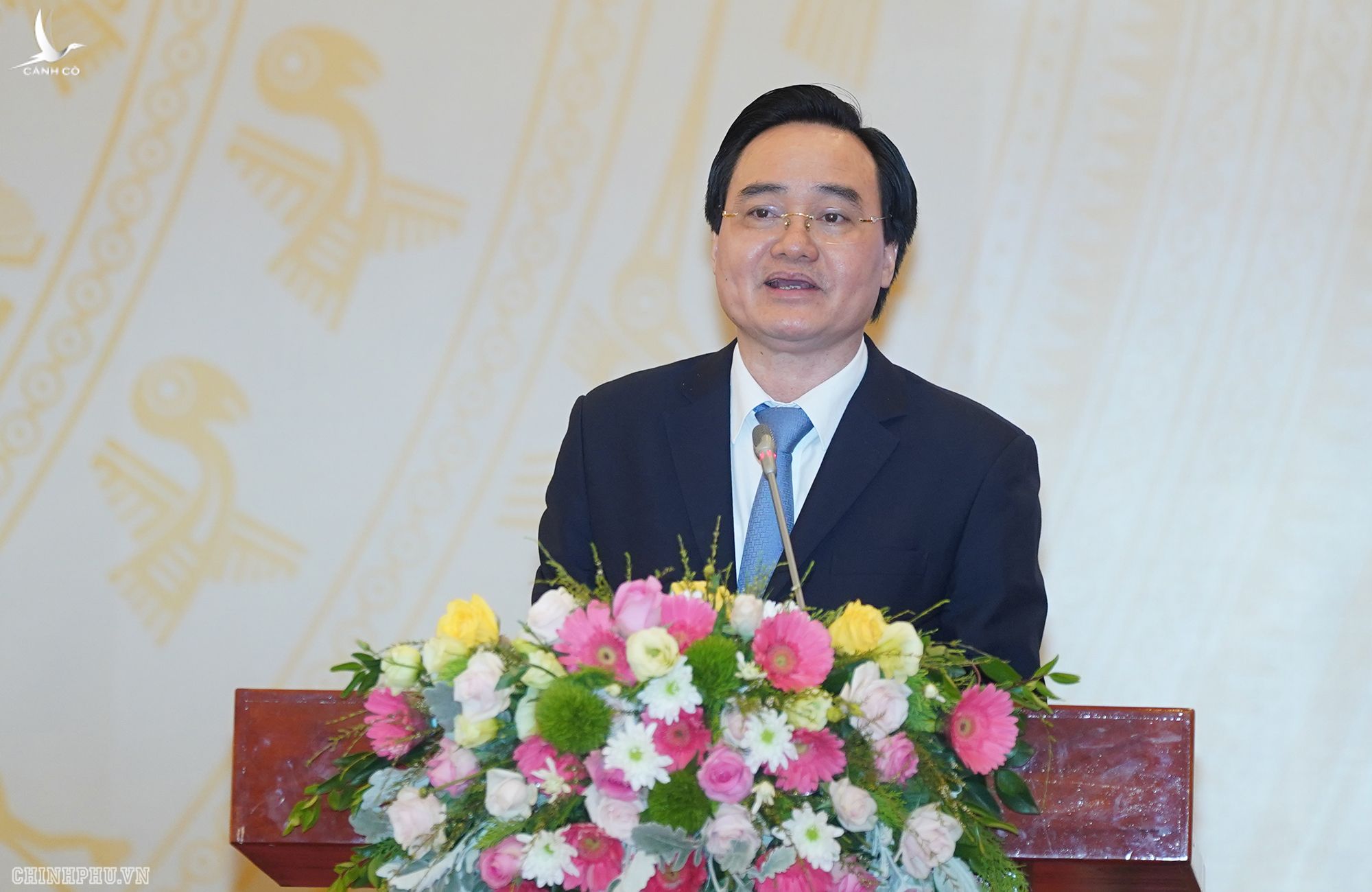 Bộ trưởng Bộ GD&ĐT Phùng Xuân Nhạ phát biểu tại Hội nghị. Ảnh: VGP/Quang Hiếu 