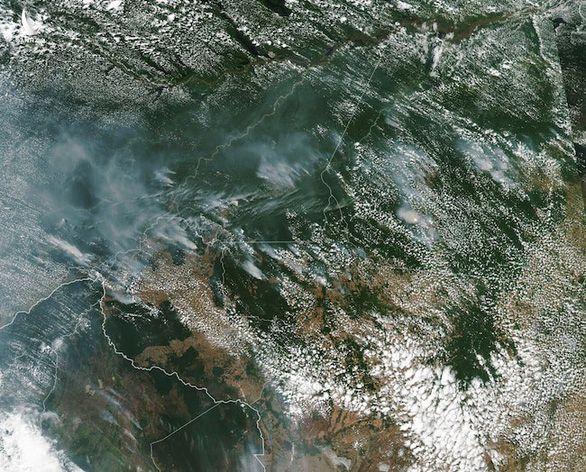 Khói từ các vụ cháy rừng có thể nhìn thấy từ vệ tinh - Ảnh: INPE 