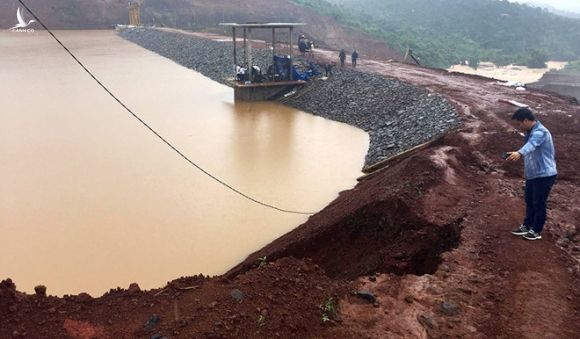 Đập Đắk Kar thời điểm nước dâng ở mức nguy hiểm ngày 9.8 
