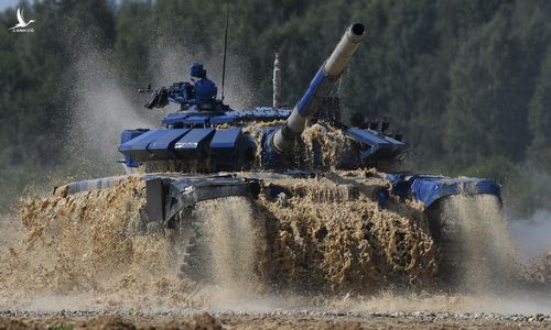 Xe tăng màu xanh dương được đội Việt Nam dùng trong trận chung kết. Ảnh: Bộ Quốc phòng Nga. 