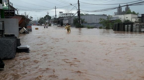 Hình ảnh đảo ngọc Phú Quốc thành đảo ngập chưa từng thấy - Ảnh 4.