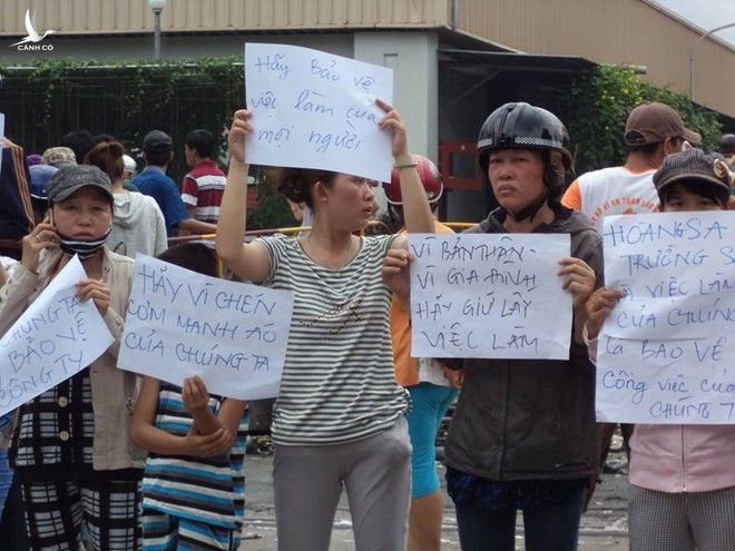 Năm 2014, khi TQ kéo giàn khoan trái phép vào vùng biển của Việt Nam, trước tình hình nhiều công ty có vốn Trung Quốc, Đài Loan ở Việt Nam bị đập phá, đốt cháy bởi nhóm người quá khích, người dân phải rơi nước mắt kêu gọi người dân 