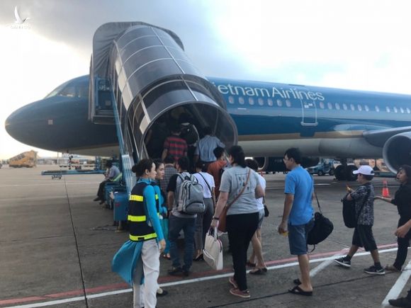 Hòa giải bất thành, tiếp viên khởi kiện Đoàn tiếp viên Vietnam Airlines - Ảnh 1.
