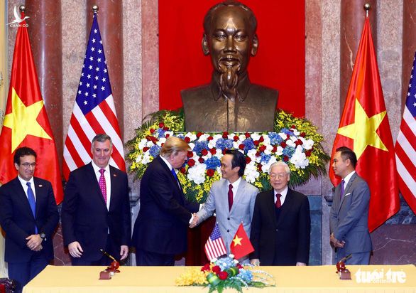 Hai nhà lãnh đạo Việt Nam và Mỹ đã chứng kiến doanh nghiệp Việt Nam đặt mua máy bay của hãng bay Boeing (tháng 2-2019). Việc tiến tới mua máy bay quân sự của Mỹ là chuyện hoàn toàn có thể diễn ra trong tương lai 