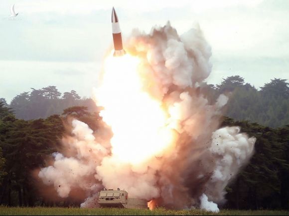 Nhật ra tuyên bố sốc về tên lửa Triều Tiên