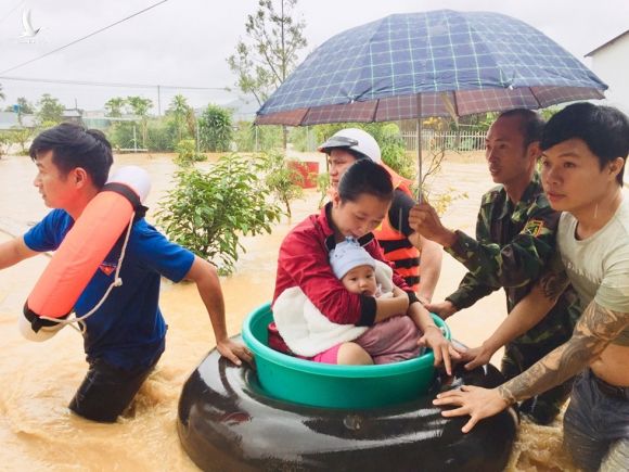 Lũ kinh hoàng, Bảo Lộc sơ tán khẩn cấp hàng trăm hộ dân - ảnh 14