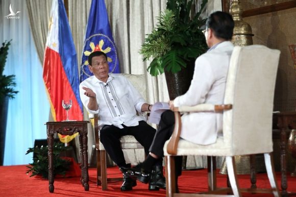 Tong thong Duterte: La tu nhien khi Trung Quoc theo doi Philippines hinh anh 1