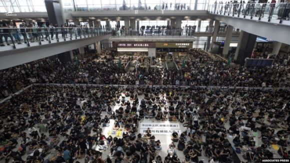 Chiến tranh thương mại, Hồng Kông biểu tình, mâu thuẫn eo biển Đài Loan: TQ cùng lúc chịu dày vò của nhiều cơn đau đầu - Ảnh 3.