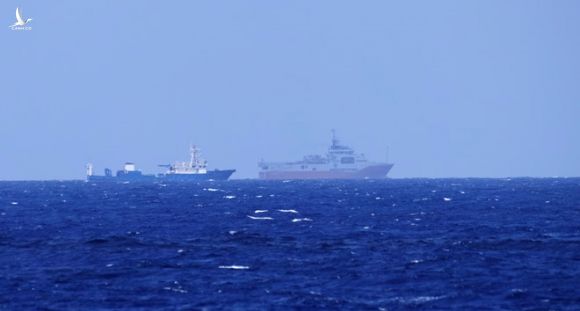 Tàu Hải Dương Địa chất 8 và tàu hộ tống vi phạm vùng đặc quyền kinh tế và thềm lục địa Việt Nam từ ngày 4.7 /// Ngư dân cung cấp