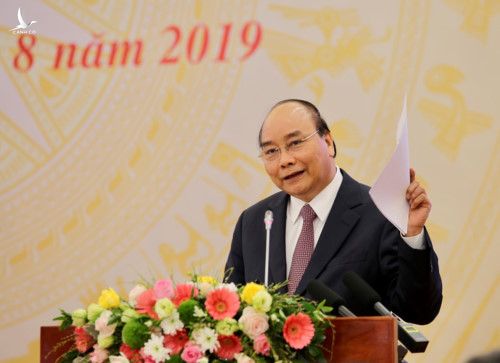 Thủ tướng Nguyễn Xuân Phúc phát biểu chỉ đạo Hội nghị. 