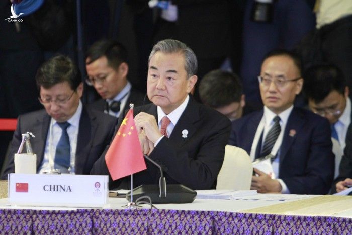 Bộ trưởng Ngoại giao Trung Quốc Vương Nghị trong cuộc họp với Bộ trưởng Ngoại giao các nước ASEAN