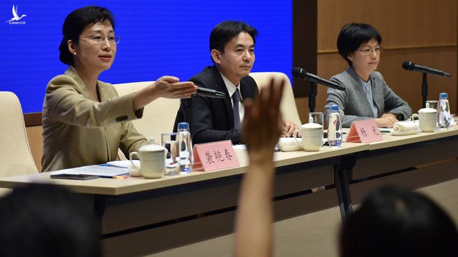 Đại diện Văn phòng sự vụ Hồng Kông và Macao (HKMAO) Quốc vụ viện Trung Quốc họp báo ngày 6.8