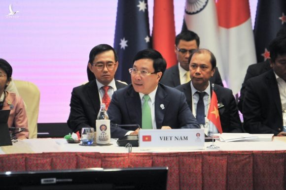 Trước 27 Bộ trưởng Ngoại giao, Phó Thủ tướng nêu sự cố nghiêm trọng Biển Đông