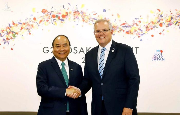 Thủ tướng Nguyễn Xuân Phúc và Thủ tướng Scott Morrison tại hội nghị G20 ở Osaka, Nhật Bản, hồi tháng 6. 